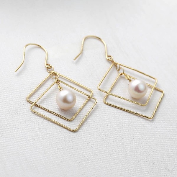 Bông tai vàng 18k ngọc trai thật 6-7mm Sari