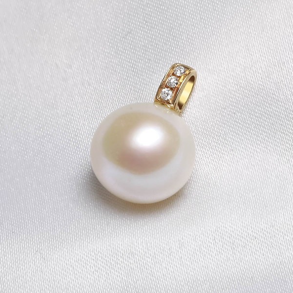 Mặt dây chuyền vàng 18k ngọc trai thật 9-10mm đính kim cương Toko