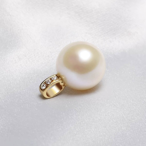 Mặt dây chuyền vàng 18k ngọc trai thật 9-10mm đính kim cương Toko