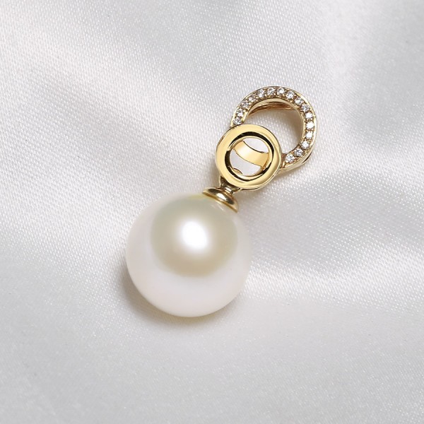 Mặt dây chuyền vàng 18k ngọc trai thật 9.5-10mm đính kim cương Tina
