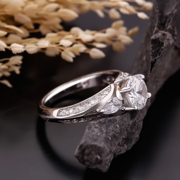 Nhẫn bạc Luxy Love 4
