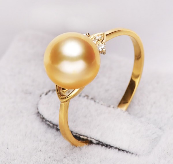 Nhẫn vàng 18k ngọc trai thật Akoya đính Kim cương
