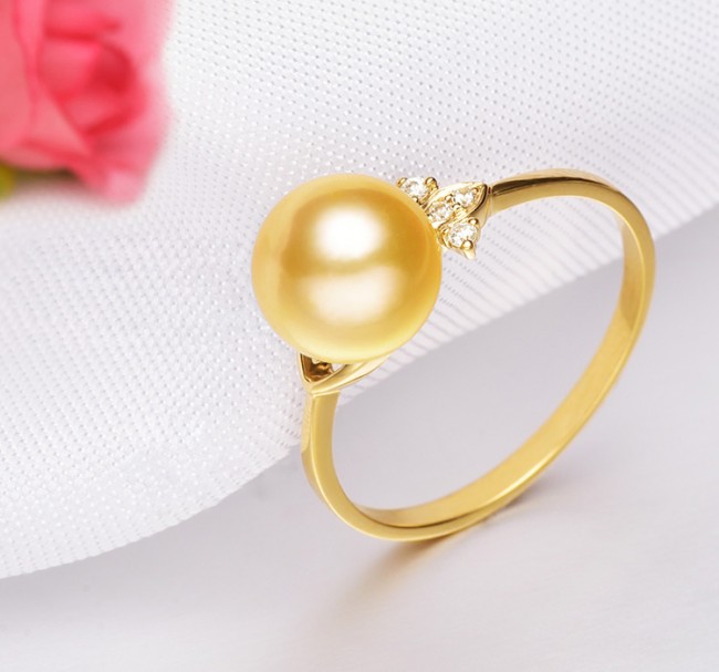 Nhẫn vàng 18k ngọc trai thật Akoya đính Kim cương