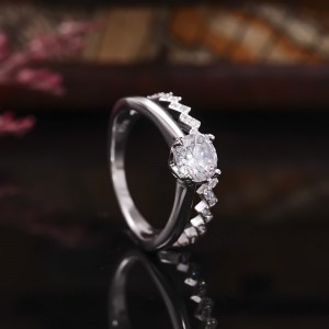 Nhẫn bạc Crystal