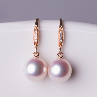Bông tai vàng 18k đính kim cương ngọc trai Akoya 9-10mm Pinker