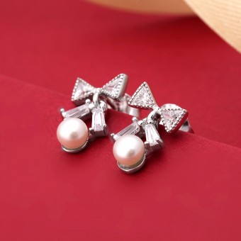 Bông tai bạc The Bow Pearl