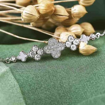 Lắc tay bạc Lucky Flower