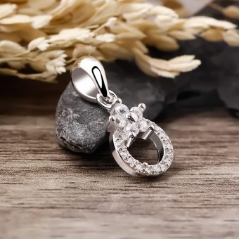 Mặt dây chuyền bạc Hold Me
