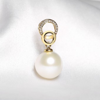 Mặt dây chuyền vàng 18k ngọc trai thật 9.5-10mm đính kim cương Tina