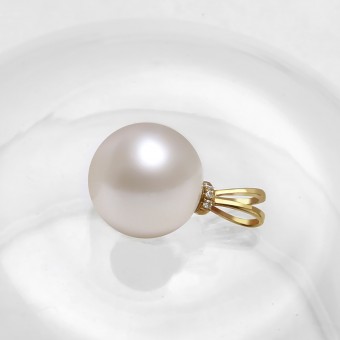 Mặt dây chuyền vàng 18k ngọc trai thật đính kim cương Luly