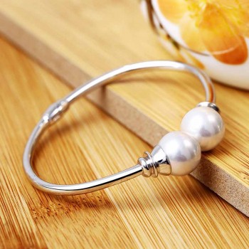 Lắc tay bạc White Pearls