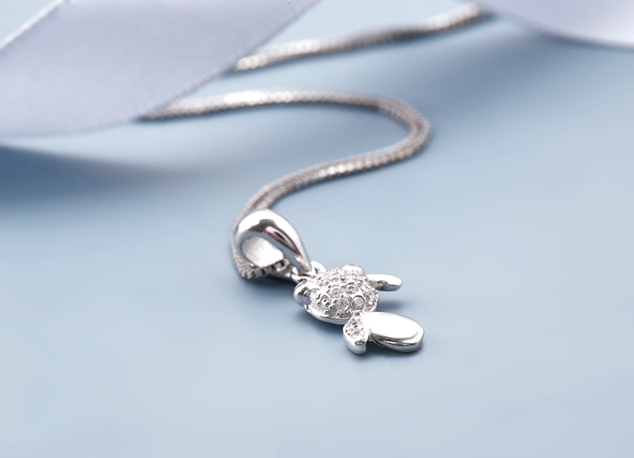 Với ch&iacute;nh s&aacute;ch bảo h&agrave;nh trọn đời của Eropi, bạn nữ ho&agrave;n to&agrave;n y&ecirc;n t&acirc;m về t&igrave;nh trạng bạc xỉn m&agrave;u theo thời gian.