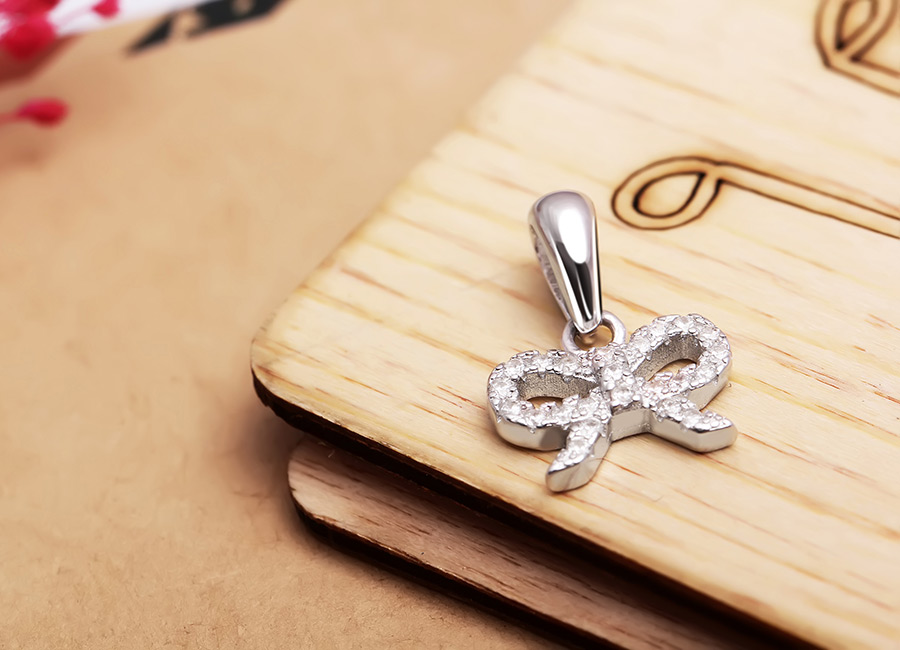 Tạo h&igrave;nh chiếc nơ đơn giản nhưng điệu đ&agrave;.