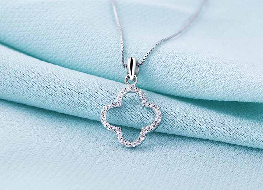 Mẫu d&acirc;y chuyền bạc được ưu &aacute;i sử dụng trong mọi ho&agrave;n cảnh.