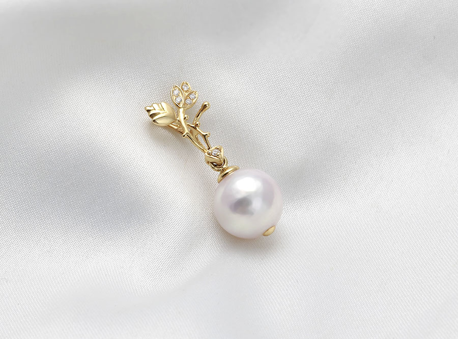 Mặt d&acirc;y chuyền v&agrave;ng 18K ngọc trai Akoya 8.5-9mm