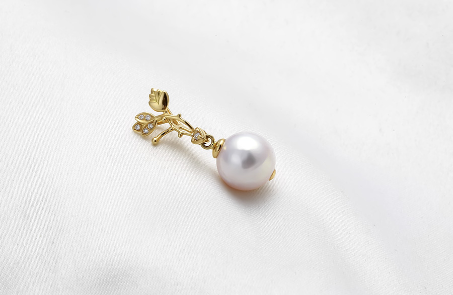 Mặt d&acirc;y chuyền v&agrave;ng 18K ngọc trai Akoya 8.5-9mm