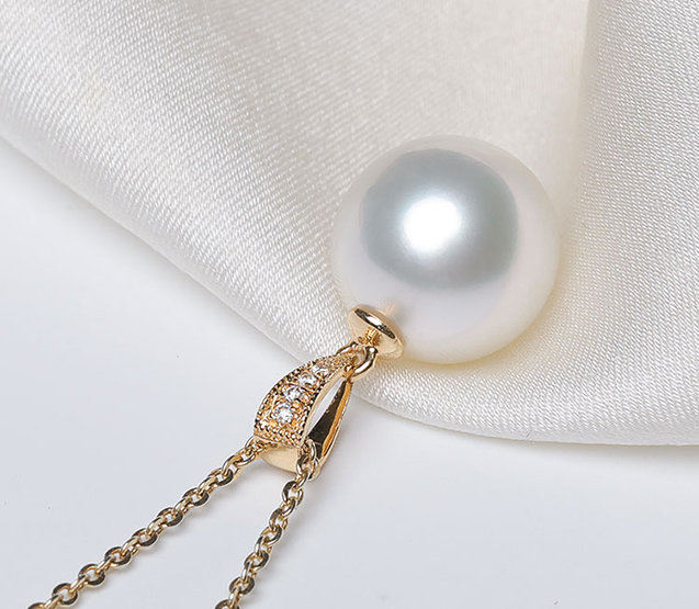 Mặt d&acirc;y chuyền v&agrave;ng 18k ngọc trai ngọt 8-14mm đ&iacute;nh kim cương Maill 