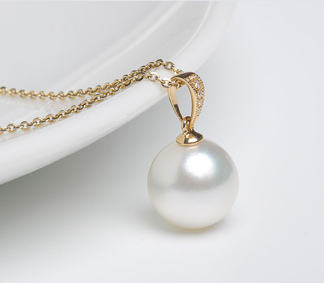 Mặt d&acirc;y chuyền v&agrave;ng 18k ngọc trai ngọt 8-14mm đ&iacute;nh kim cương Maill 