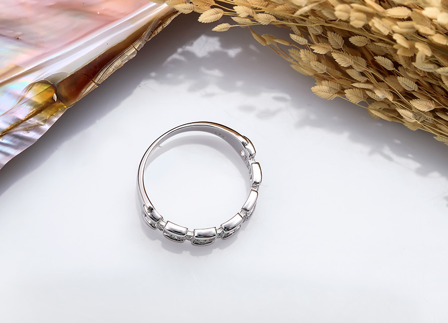 &Aacute;nh bạc &Yacute; 925 đẹp ngẩn ngơ trong mọi thước ảnh.