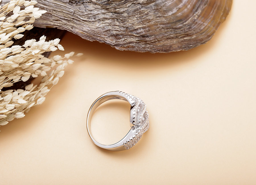 Nhẫn bạc Krystal đẹp &ldquo;kh&ocirc;ng g&oacute;c chết&rdquo;.