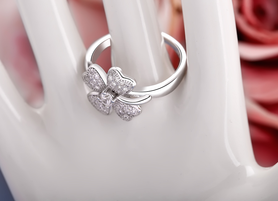 Lucky Grass sẽ mang lại may mắn cho chủ nh&acirc;n của n&oacute;.