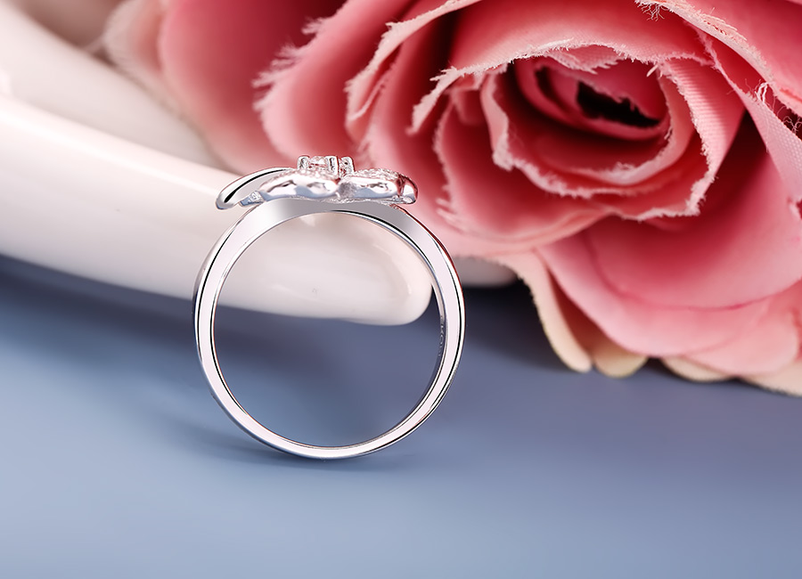 Bất kỳ c&ocirc; n&agrave;ng n&agrave;o cũng mong ước c&oacute; được em n&oacute; tr&ecirc;n tay.