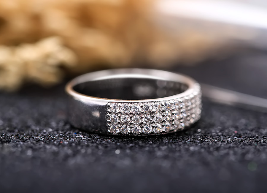 Nhẫn bạc Over Love sẽ l&agrave; m&oacute;n qu&agrave; t&igrave;nh y&ecirc;u tuyệt vời cho ph&aacute;i đẹp.