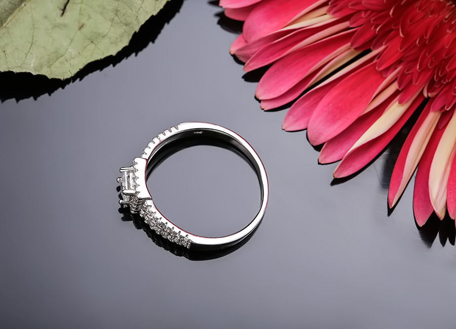 Đ&acirc;y chắc chắn sẽ l&agrave; chiếc nhẫn l&agrave;m h&agrave;i l&ograve;ng ngay cả những kh&aacute;ch h&agrave;ng kh&oacute; t&iacute;nh nhất.