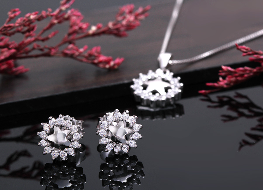 Bộ sản phẩm mang đến n&eacute;t nữ t&iacute;nh cho ph&aacute;i đẹp.