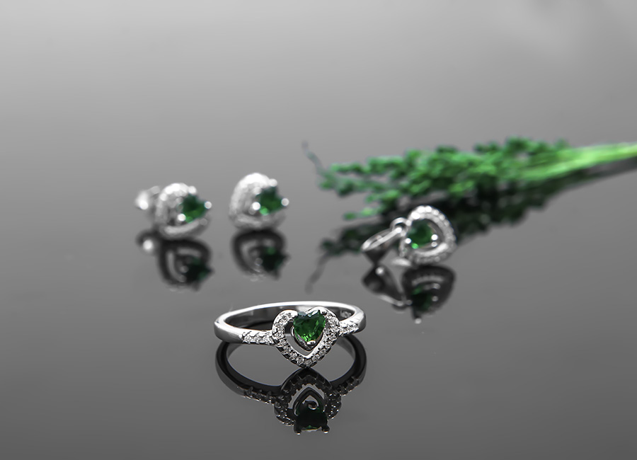 Bộ trang sức bạc l&agrave; m&oacute;n qu&agrave; Eropi d&agrave;nh tặng ri&ecirc;ng cho ph&aacute;i đẹp.