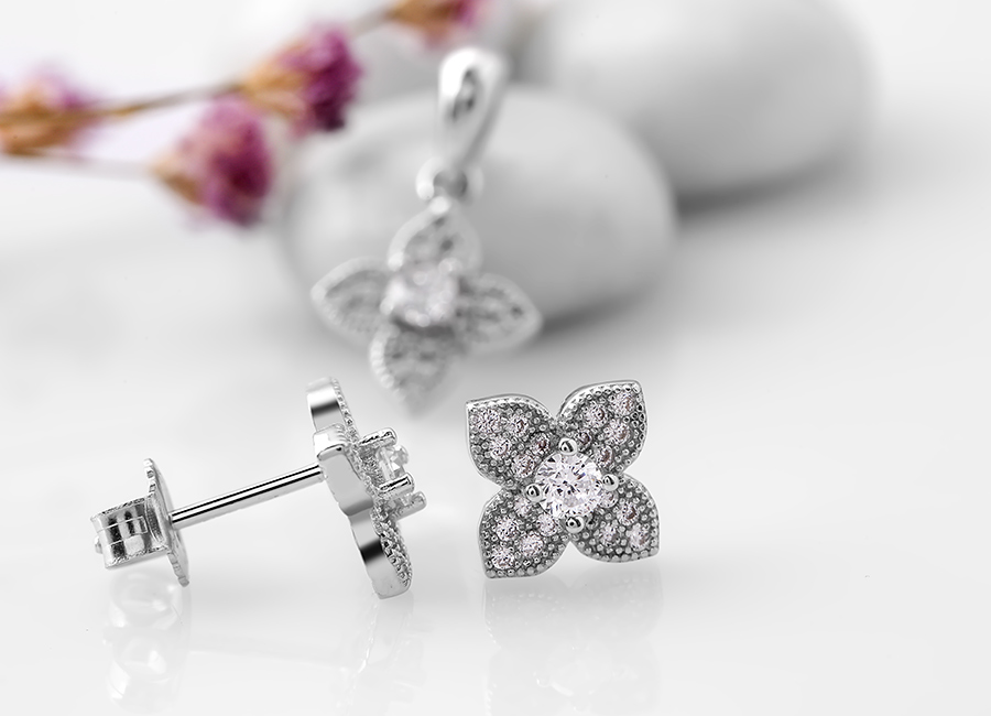 B&ocirc;ng tai đơn giản v&agrave; dễ đeo với kiểu d&aacute;ng nụ.