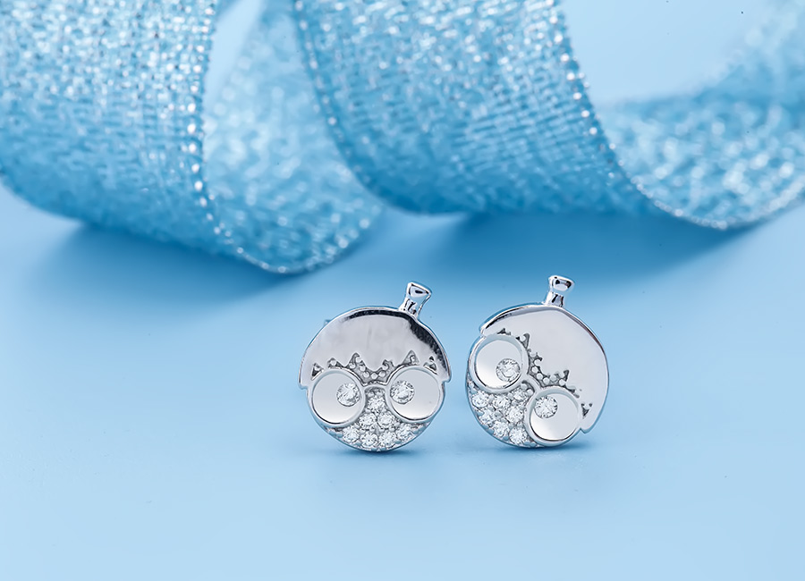 Tạo h&igrave;nh c&ocirc; n&agrave;ng 4 mắt v&ocirc; c&ugrave;ng ngộ nghĩnh.