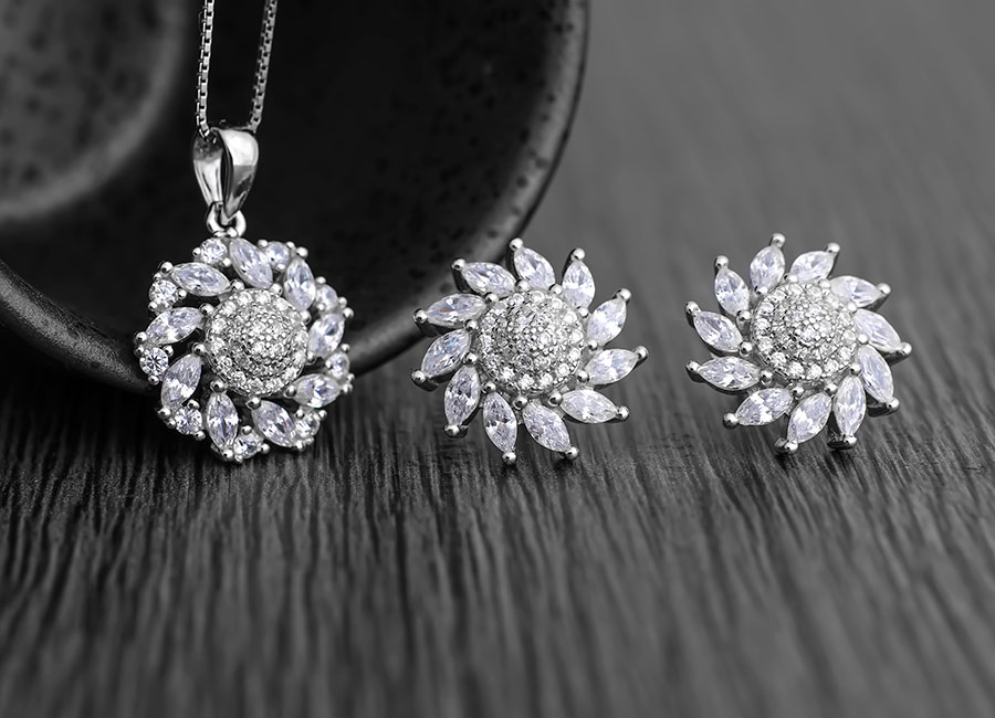 Bộ nữ trang gi&uacute;p ho&agrave;n thiện phong c&aacute;ch thực nữ của bạn.