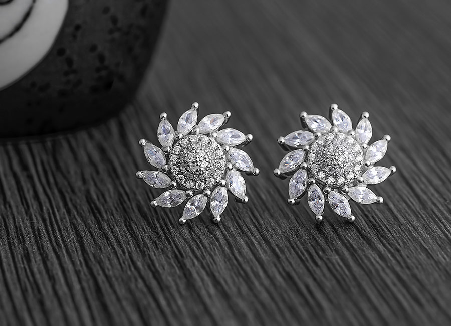 Đ&ocirc;i b&ocirc;ng tai bạc với vẻ đẹp ho&agrave;n hảo nhất.