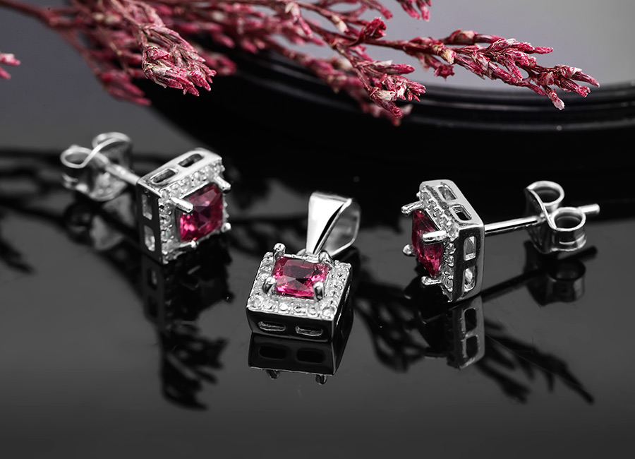 Mẫu trang sức bạc mang thương hiệu Eropi.