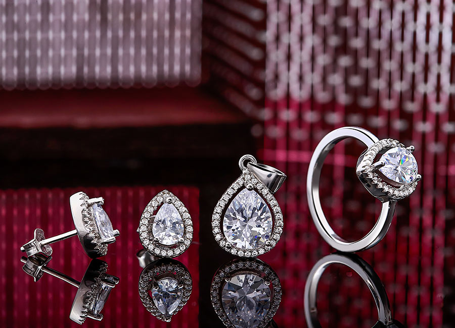 Bạn c&oacute; nỡ l&ograve;ng từ chối bộ nữ trang n&agrave;y hay kh&ocirc;ng?