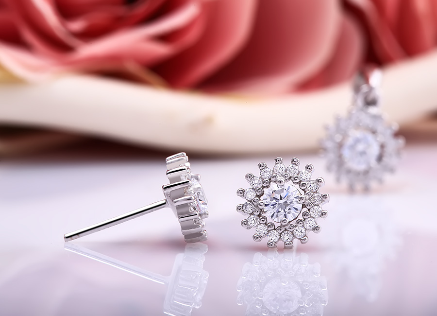 Kiểu d&aacute;ng thanh mảnh của đ&ocirc;i b&ocirc;ng tai nụ.