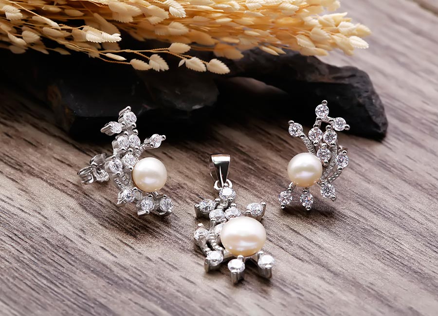 Sự lấp l&aacute;nh n&agrave;y khiến ai ai cũng kh&ocirc;ng thể rời mắt.