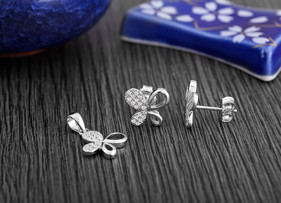 Tạo h&igrave;nh ch&uacute; bướm nhỏ đầy hấp dẫn.