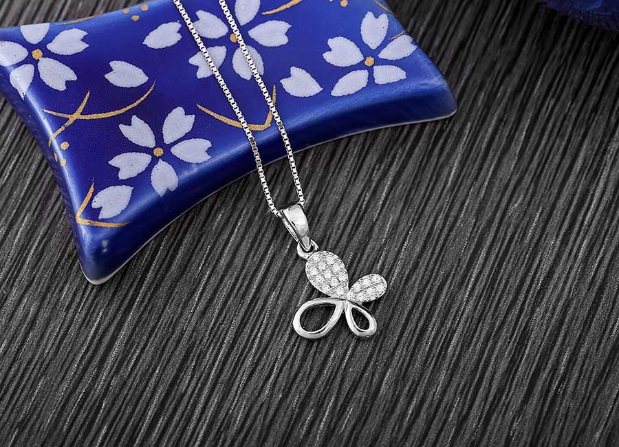 Một gợi &yacute; kết hợp d&acirc;y đeo với mẫu mặt d&acirc;y chuyền cho bạn tham khảo.