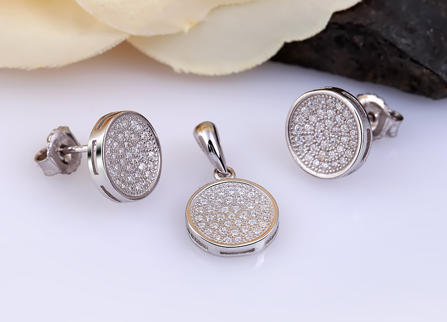 Thanh lịch trong từng đường n&eacute;t.