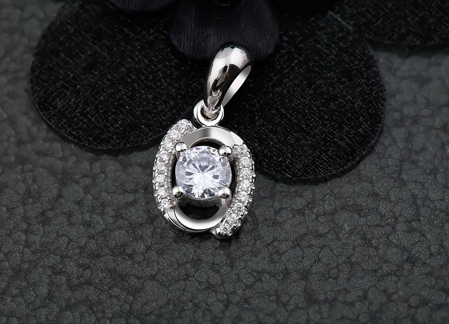 Mặt d&acirc;y chuyền hiện đại v&agrave; ho&agrave;n hảo.