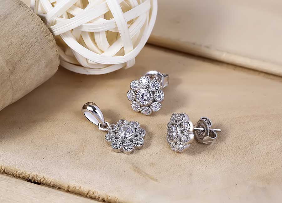 T&ocirc;n vinh vẻ đẹp Việt.