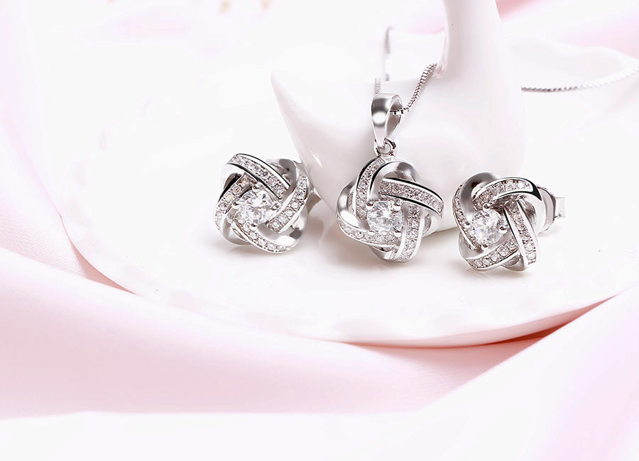 Tự tin đồng h&agrave;nh c&ugrave;ng bạn.