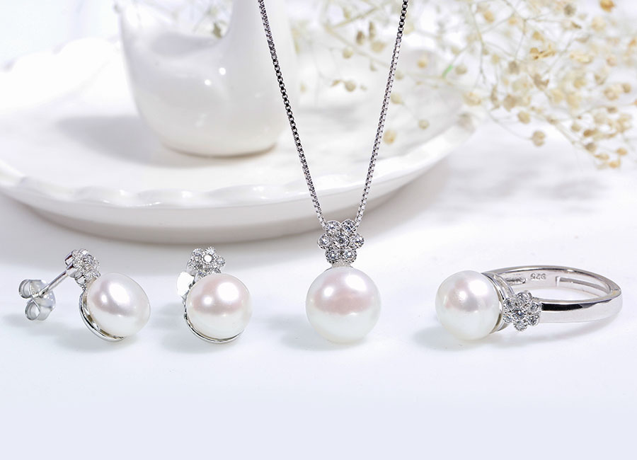 Bộ trang sức bạc Nice Flower Pearl sẽ mang lại một phong cách mới, một vẻ đẹp mới cho người đeo.
