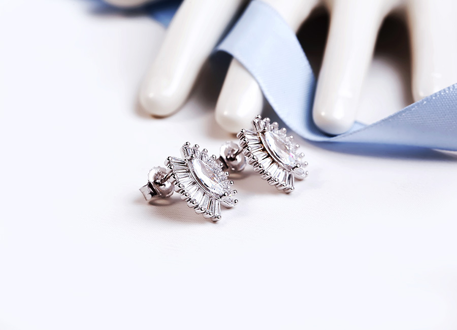 Bông tai bạc Keva Love2 Thiết kế tinh tế, hấp dẫn mọi ánh nhìn.