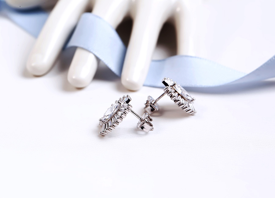 Bông tai bạc Keva Love4 Thiết kế tinh tế, hấp dẫn mọi ánh nhìn.