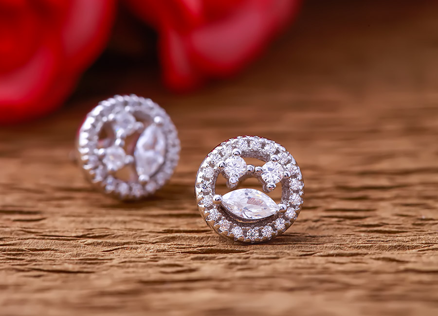 Trang sức Eropi lu&ocirc;n l&agrave;m h&agrave;i l&ograve;ng c&aacute;c c&ocirc; g&aacute;i.