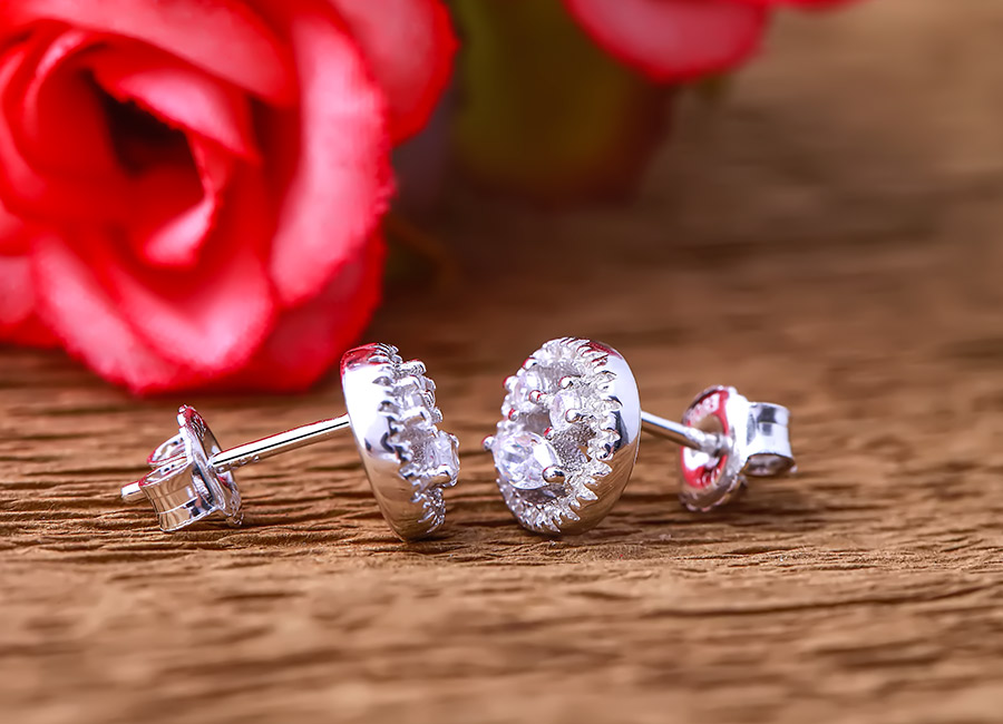 Đ&ocirc;i b&ocirc;ng tai mang tới sức l&ocirc;i cuốn cho ph&aacute;i đẹp.