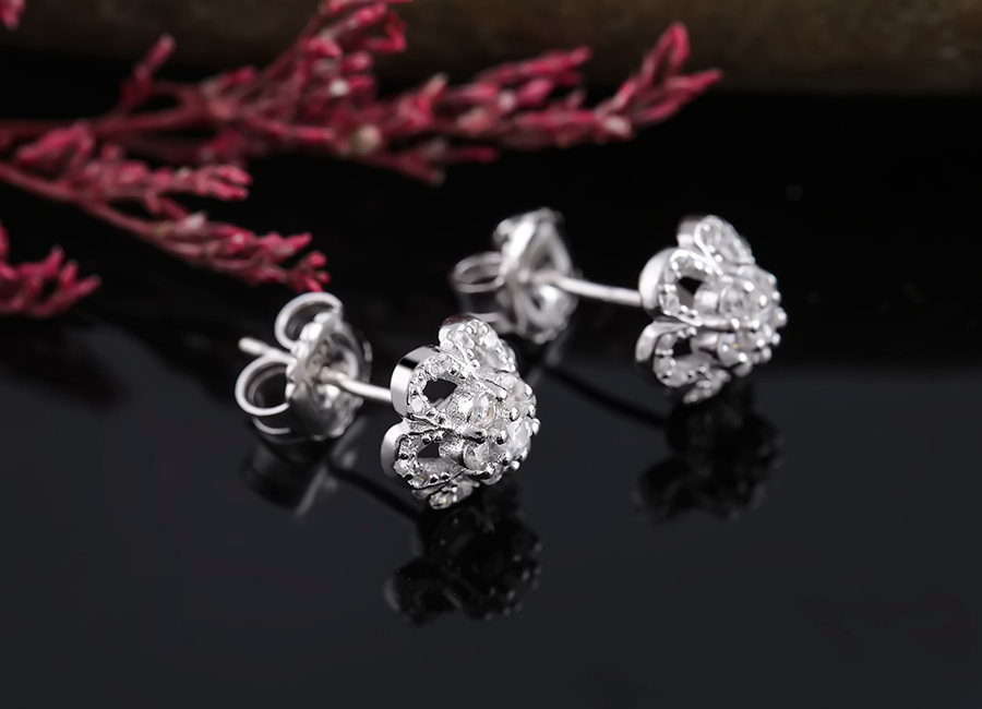 N&eacute;t mềm mại thể hiện sự tinh xảo, đi&ecirc;u luyện trong kh&acirc;u thiết kế.